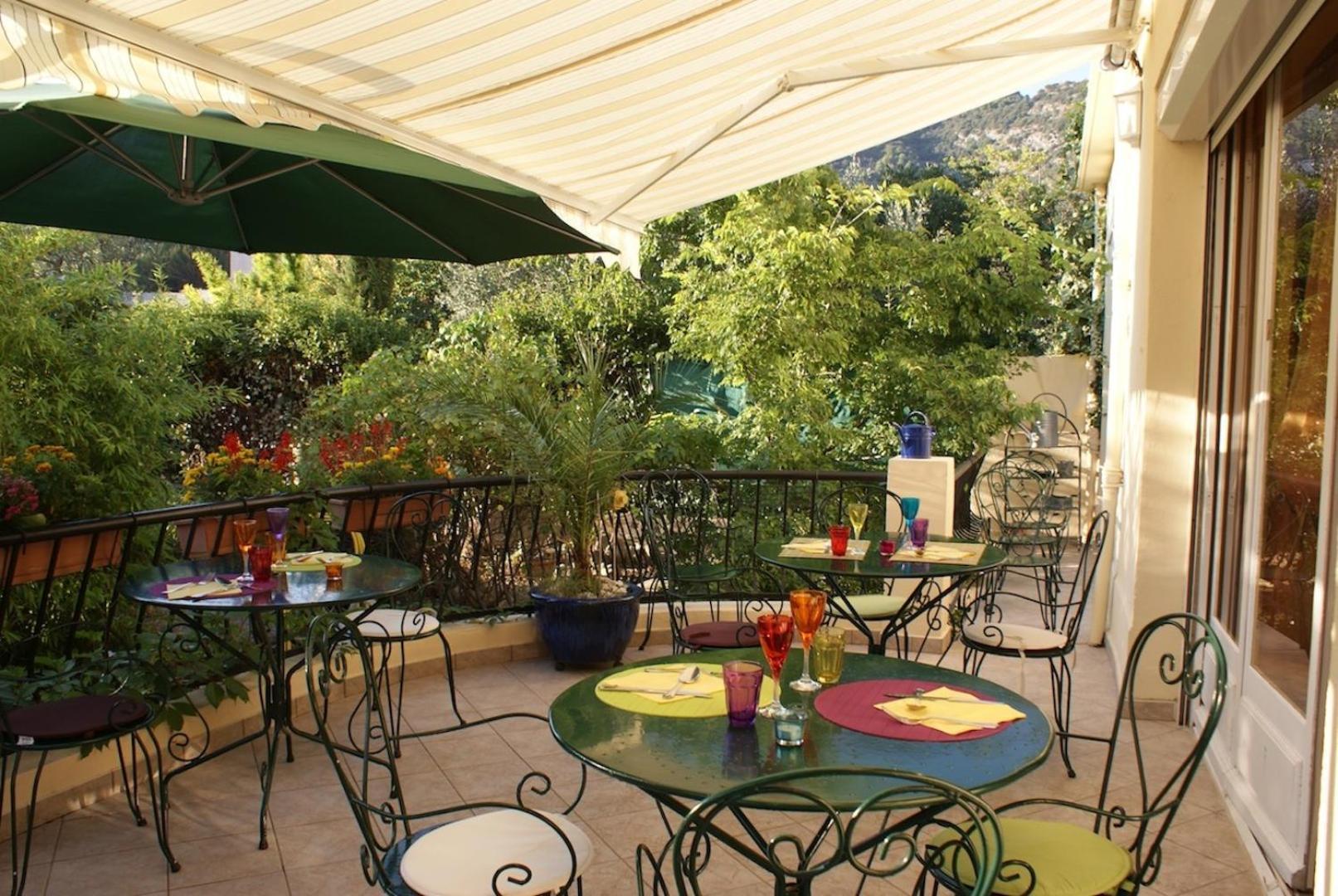 Hotel Restaurant Les Oliviers نييون المظهر الخارجي الصورة