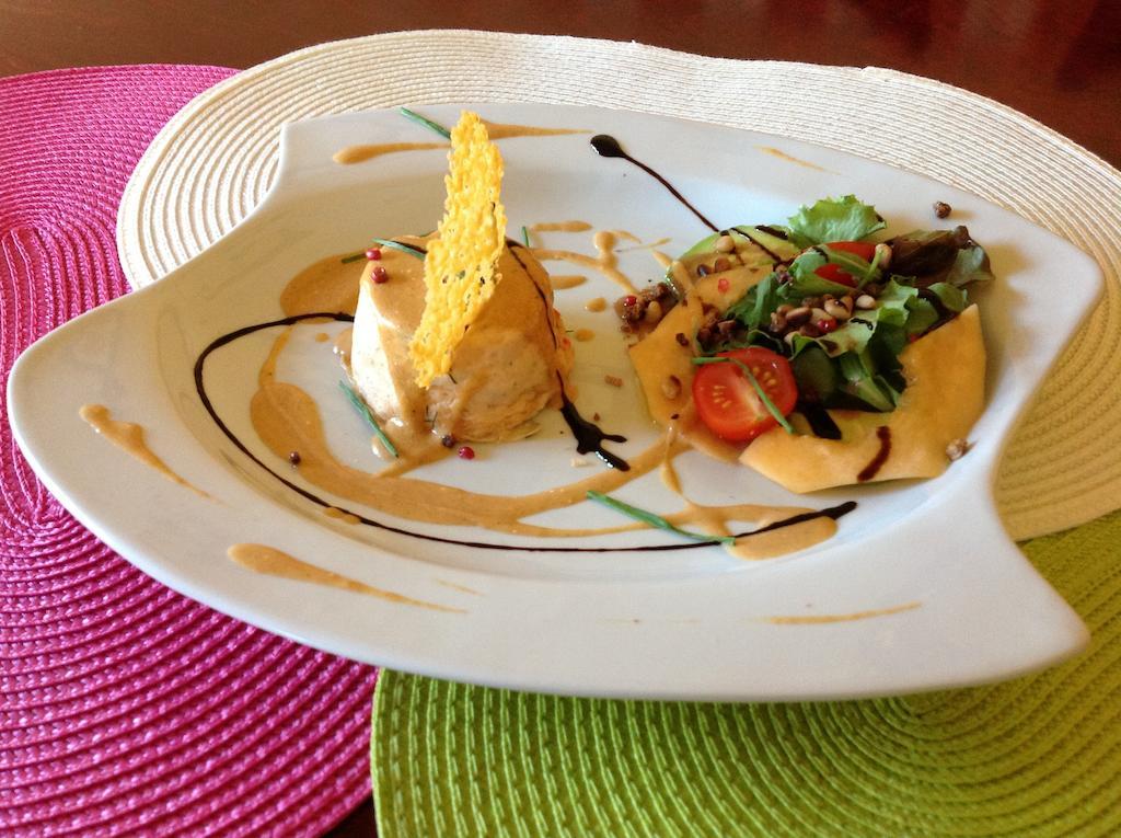 Hotel Restaurant Les Oliviers نييون المظهر الخارجي الصورة